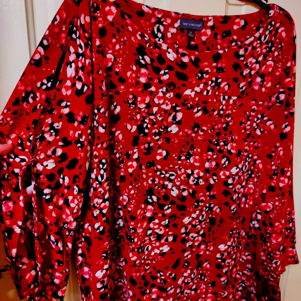 2X Red 3/4 Slit Tie Sleeve Silky Stretch Blouse